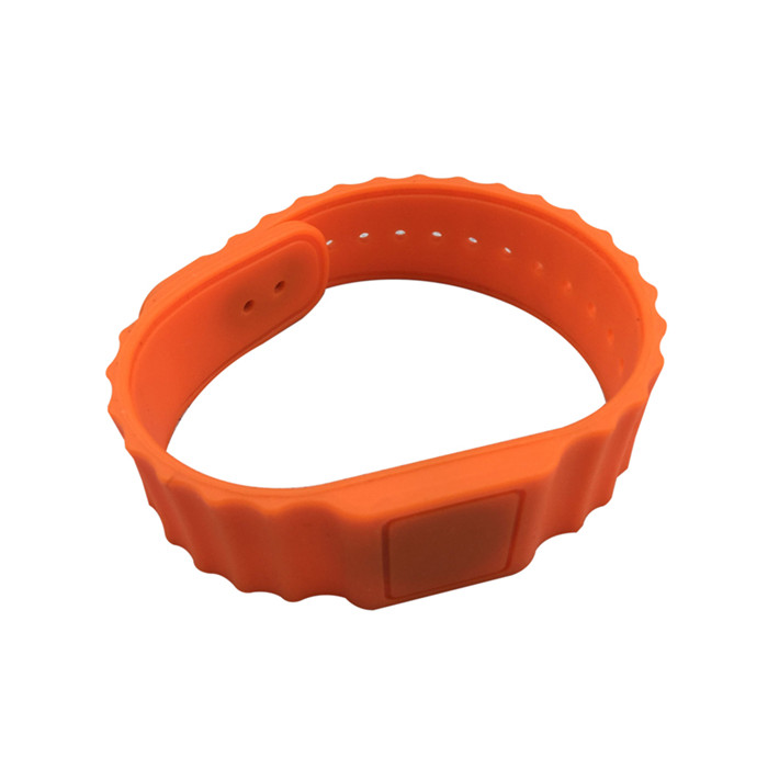Bracelet en silicone d'insection RFID